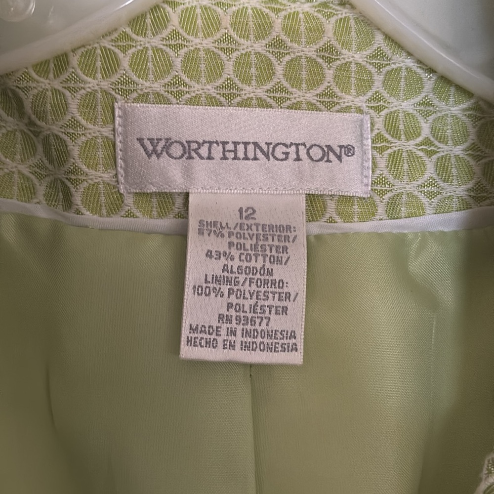 Vintage swing coat. Celery green. Great buttons. - Picture 3 of 4